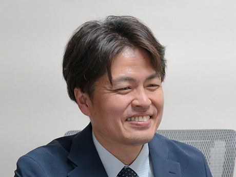 中川 智 氏